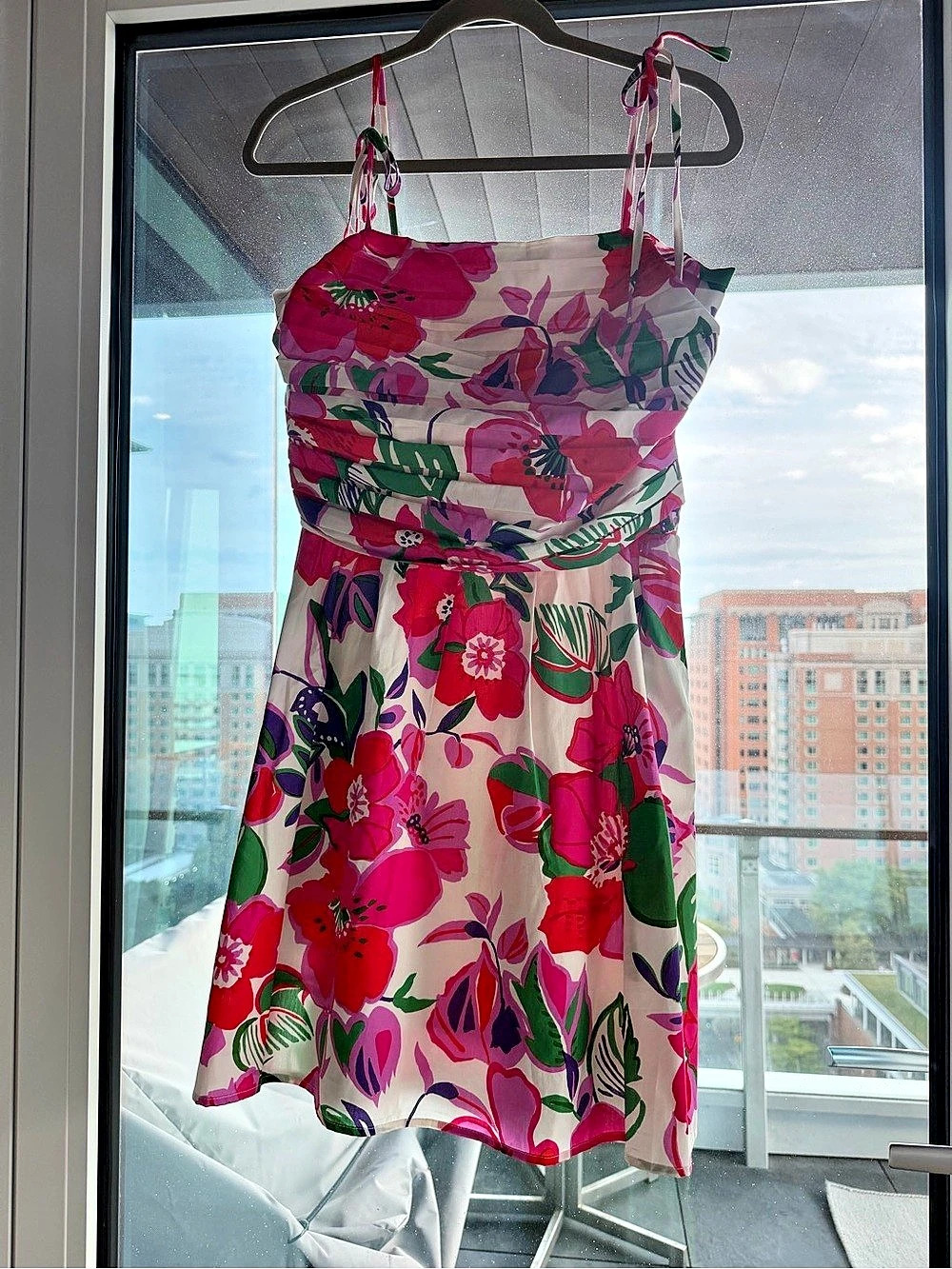 THML Pleat Flor Dress Floral Mini Dress in Pink & Green Size Medium NWT